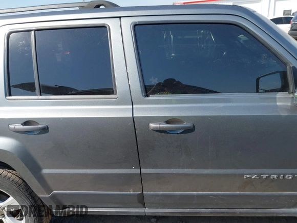 2014 Jeep Patriot Latitude with VIN 1C4NJPFA4ED535148, listed as a IAAI auction lot 42037942 with 192,493 mi miles and . Bid and sale history available at carsss.com. Image 13.