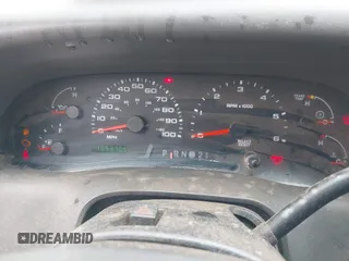 2003 Ford F-250 XL z VIN 1FTNX21L73EB63953, wystawiony jako IAAI lot #42117748 z przebiegiem 165 378 mil mil oraz . Historia ofert i sprzedaży dostępna na DreamBid. Obrazek 7.