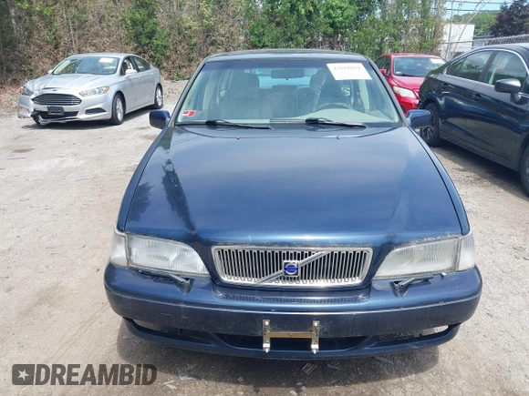 2000 Volvo V70 with VIN YV1LW61J7Y2650265, listed as a IAAI auction lot 42618821 with 234,931 mi miles and . Bid and sale history available at DreamBid. Image 6.