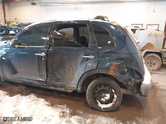 2002 Chrysler PT Cruiser Limited with VIN 3C8FY68B12T332027, listed as a IAAI auction lot 41627898 with 143,595 mi miles. Bid and sale history available at carsss.com. Image 6.