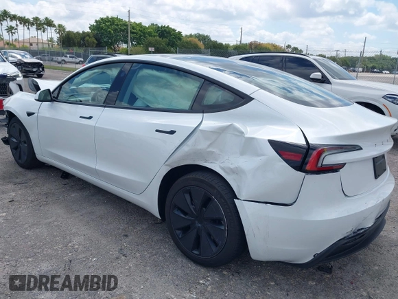 2025 Tesla Model 3 Long Range с VIN 5YJ3E1EA7SF903675, выставлен на аукционе IAAI как лот 42056122 с пробегом 2 564 миль миль и . История ставок и продаж доступна на DreamBid. Изображение 3.