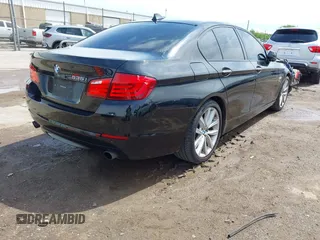 2011 BMW 5 Series 535i z VIN WBAFR7C50BC802210, wystawiony jako IAAI lot #42172097 z przebiegiem 148 983 mil mil oraz . Historia ofert i sprzedaży dostępna na DreamBid. Obrazek 4.