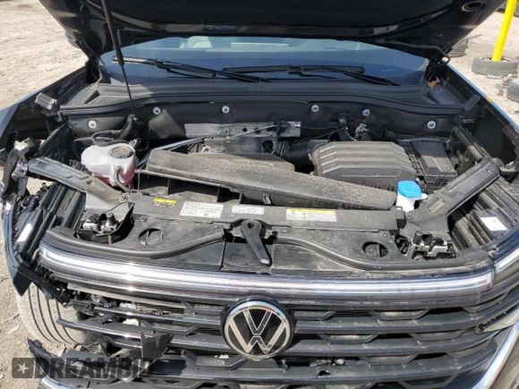 2024 Volkswagen Atlas SEL R-Line with VIN 1V2AE2CAXRC228149, listed as a Copart auction lot 51111825 with 6,548 mi miles and Salvage title. Bid and sale history available at DreamBid. Image 13.