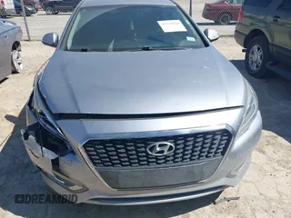 2016 Hyundai Sonata Hybrid SE with VIN KMHE24L15GA025570, listed as a IAAI auction lot 41735029 with 142,346 mi miles. Bid and sale history available at carsss.com. Image 12.