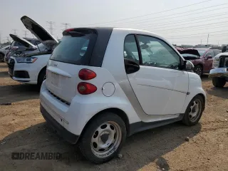 2014 Smart fortwo Pure with VIN WMEEJ3BA6EK781775, listed as a Copart auction lot 60372575 with 33,300 mi miles and Clean title. Bid and sale history available at DreamBid. Image 3.