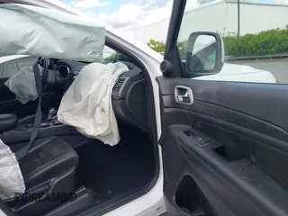 2020 Jeep Grand Cherokee Laredo E z VIN 1C4RJFAG8LC421003, wystawiony jako IAAI lot #42261449 z przebiegiem 36 224 mil mil oraz . Historia ofert i sprzedaży dostępna na DreamBid. Obrazek 5.