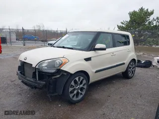 2013 Kia Soul + with VIN KNDJT2A69D7575284, listed as a IAAI auction lot 40777034 with 136,912 mi miles. Bid and sale history available at carsss.com. Image 2.