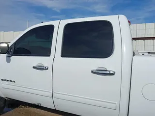 2008 GMC Sierra 1500 SLE1 with VIN 3GTEK13JX8G304275, listed as a IAAI auction lot 41249001 with 195,116 mi miles. Bid and sale history available at carsss.com. Image 15.
