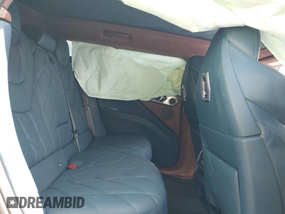 2023 BMW XM z VIN 5YM23CS00P9R58616, wystawiony jako IAAI lot #42205655 z przebiegiem 19 971 mil mil oraz . Historia ofert i sprzedaży dostępna na DreamBid. Obrazek 8.