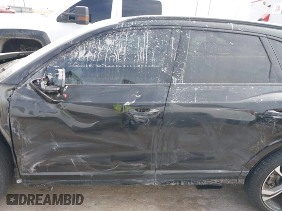 2024 Audi Q3 S line Premium Plus z VIN WA1EECF37R1154359, wystawiony jako IAAI lot #41617551 z przebiegiem 8377 mil mil oraz . Historia ofert i sprzedaży dostępna na DreamBid. Obrazek 15.