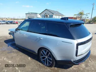 2024 Land Rover Range Rover SE z VIN SALKP9FU9RA216190, wystawiony jako IAAI lot #41877509 z przebiegiem 8171 mil mil oraz . Historia ofert i sprzedaży dostępna na DreamBid. Obrazek 3.