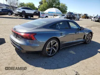 2024 Audi RS e-tron GT z VIN WAUBHBFW6R7900069, wystawiony jako Copart lot #46237645 z przebiegiem 2674 mil mil oraz Szkody całkowita. Historia ofert i sprzedaży dostępna na DreamBid. Obrazek 3.