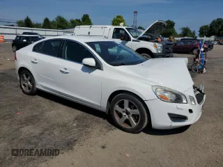2013 Volvo S60 T5 Premier with VIN YV1612FS5D1228372, listed as a Copart auction lot 61927585 with 98,451 mi miles and Salvage title. Bid and sale history available at DreamBid. Image 4.
