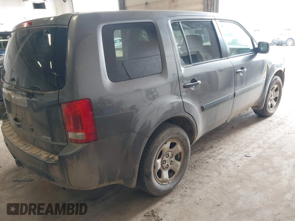 2012 Honda Pilot LX with VIN 5FNYF4H23CB015371, listed as a IAAI auction lot 41852341 with 180,000 mi miles and . Bid and sale history available at carsss.com. Image 4.