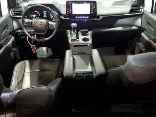 2021 Toyota Sienna XSE with VIN 5TDDRKEC5MS029633, listed as a Copart auction lot 54865605 with 320,217 mi miles and Salvage title. Bid and sale history available at DreamBid. Image 8.