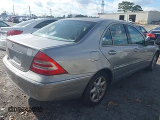 2003 Mercedes-Benz C 320 с VIN WDBRF64J83F430290, выставлен на аукционе IAAI как лот 41216402 с пробегом 181 558 миль миль и . История ставок и продаж доступна на DreamBid. Изображение 4.