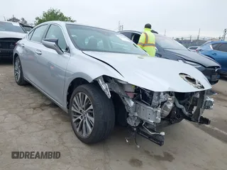 2019 Lexus ES 350 z VIN 58ABZ1B16KU046927, wystawiony jako IAAI lot #42440380 z przebiegiem 22 195 mil mil oraz . Historia ofert i sprzedaży dostępna na DreamBid. Obrazek 1.