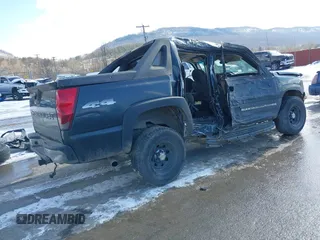 2004 Chevrolet Avalanche Z71 with VIN 3GNEK12T54G237444, listed as a IAAI auction lot 41592288 with 102,589 mi miles. Bid and sale history available at carsss.com. Image 4.