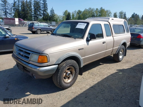 1997 Ford Ranger XLT with VIN 1FTCR15X0VPA25106, listed as a IAAI auction lot 42061204 with 173,022 mi miles. Bid and sale history available at carsss.com. Image 2.