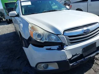 2011 Subaru Outback 2.5i Prem AWP/Pwr Moon with VIN 4S4BRBGC6B3420580, listed as a IAAI auction lot 41988017 with 172,934 mi miles. Bid and sale history available at carsss.com. Image 6.