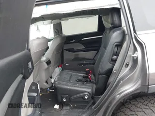 2018 Toyota Highlander Hybrid XLE с VIN 5TDJGRFH4JS044843, выставлен на аукционе IAAI как лот 41979512 с пробегом 84 844 миль миль и . История ставок и продаж доступна на DreamBid. Изображение 8.
