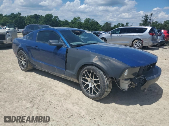 2006 Ford Mustang GT Deluxe with VIN 1ZVFT82H065200081, listed as a Copart auction lot 62425655 with 163,925 mi miles and Salvage title. Bid and sale history available at DreamBid. Image 4.