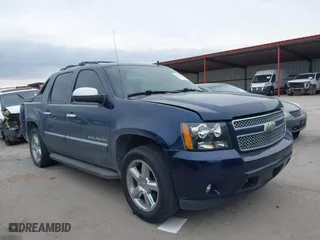 2011 Chevrolet Avalanche LTZ with VIN 3GNTKGE32BG251904, listed as a IAAI auction lot 41677307 with 143,653 mi miles. Bid and sale history available at carsss.com. Image 13.