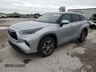 2021 Toyota Highlander XLE with VIN 5TDHZRBH8MS535368, listed as a Copart auction lot 54688095 with 56,480 mi miles and Salvage title. Bid and sale history available at DreamBid. Image 1.
