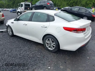 2016 Kia Optima LX с VIN KNAGT4L32G5073769, выставлен на аукционе IAAI как лот 42512184 с пробегом 111 977 миль миль и . История ставок и продаж доступна на DreamBid. Изображение 3.