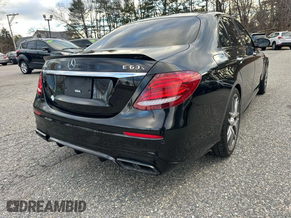 2019 Mercedes-Benz E 63 S AMG with VIN WDDZF8KB5KA527232, listed as a Copart auction lot 44852625 with 87,854 mi miles and Clean Title. Bid and sale history available at DreamBid. Image 4.