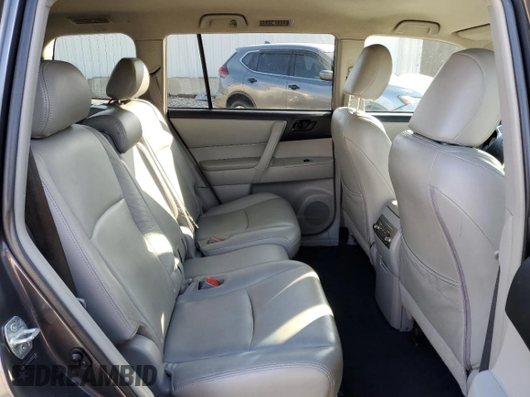 2013 Toyota Highlander with VIN 5TDZA3EH5DS032885, listed as a Copart auction lot 51958635 with 220,789 mi miles and Non Repairable. Bid and sale history available at DreamBid. Image 11.