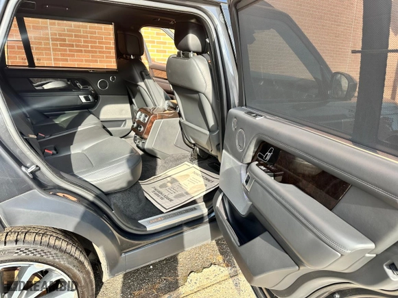 2020 Land Rover Range Rover with VIN SALGS5SE6LA588346, listed as a Copart auction lot 81150904 with 47,444 mi miles and Salvage Title. Bid and sale history available at carsss.com. Image 7.