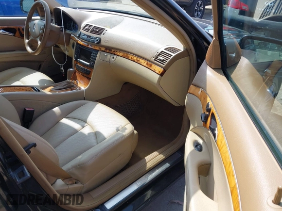 2007 Mercedes-Benz E 350 z VIN WDBUF56X37B065908, wystawiony jako IAAI lot #42347753 z przebiegiem 183 763 mil mil oraz . Historia ofert i sprzedaży dostępna na DreamBid. Obrazek 5.