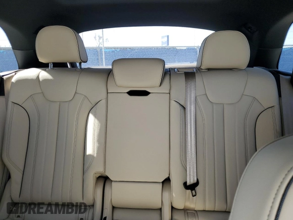 2025 Audi Q5 S line Premium z VIN WA1GAAFYXS2023169, wystawiony jako Copart lot #48351065 z przebiegiem 6 012 mil mil oraz Czysty tytuł • Clean title. Historia ofert i sprzedaży dostępna na DreamBid. Obrazek 10.