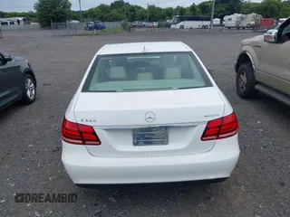 2014 Mercedes-Benz E 350 Luxury with VIN WDDHF8JB5EB040219, listed as a IAAI auction lot 42771799 with 65,454 mi miles and . Bid and sale history available at DreamBid. Image 16.