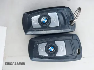 2013 BMW 3 Series 328i xDrive z VIN WBA3B3C52DF536321, wystawiony jako IAAI lot #42004170 z przebiegiem 70 985 mil mil oraz . Historia ofert i sprzedaży dostępna na DreamBid. Obrazek 11.