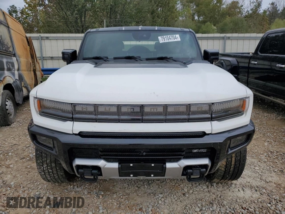 2024 GMC Hummer EV 3X z VIN 1GKB0RDC7RU103508, wystawiony jako Copart lot #79104704 z przebiegiem Nie podano mil oraz Szkody całkowita. Historia ofert i sprzedaży dostępna na DreamBid. Obrazek 5.