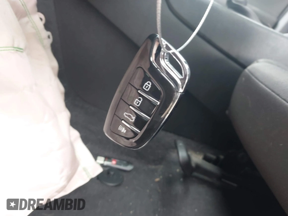 2019 Chevrolet Malibu LS z VIN 1G1ZB5STXKF176598, wystawiony jako IAAI lot #41865059 z przebiegiem 118 495 mil mil oraz . Historia ofert i sprzedaży dostępna na DreamBid. Obrazek 11.