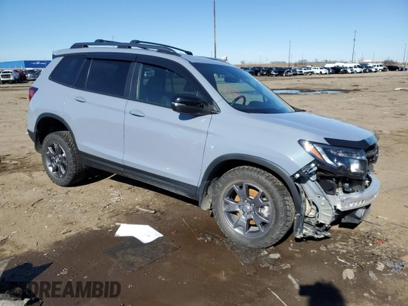2024 Honda Passport TrailSport with VIN 5FNYF8H64RB005399, listed as a Copart auction lot 48120465 with 11,930 mi miles and Salvage Title. Bid and sale history available at DreamBid. Image 4.