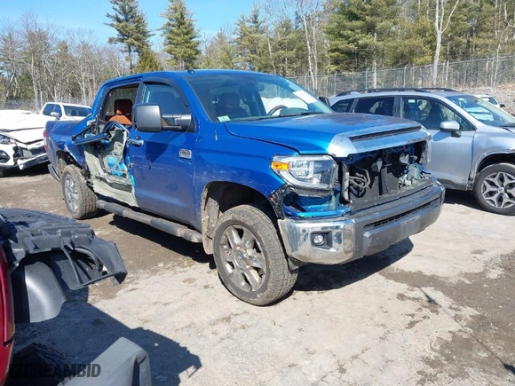 2018 Toyota Tundra 4WD SR5 with VIN 5TFAY5F14JX729945, listed as a IAAI auction lot 41778714 with 82,516 mi miles. Bid and sale history available at carsss.com. Image 1.