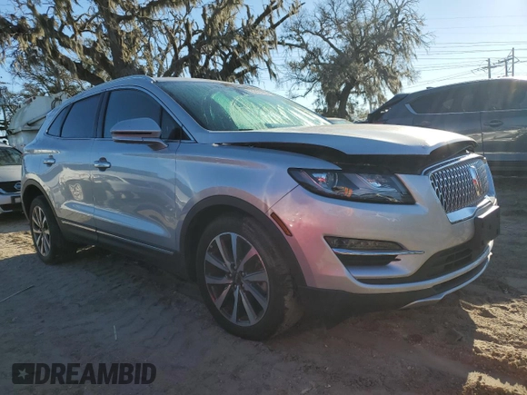 2019 Lincoln MKC Reserve with VIN 5LMCJ3D94KUL09107, listed as a Copart auction lot 82624854 with 27,502 mi miles and Salvage title. Bid and sale history available at DreamBid. Image 4.