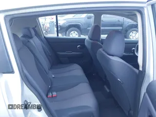2007 Nissan Versa S z VIN 3N1BC13E47L369909, wystawiony jako IAAI lot #41831330 z przebiegiem 115 767 mil mil oraz . Historia ofert i sprzedaży dostępna na DreamBid. Obrazek 8.
