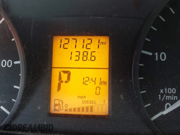 2015 Mercedes-Benz Sprinter Passenger with VIN WDZPE7DC1FP111850, listed as a IAAI auction lot 41920037 with 127,121 mi miles. Bid and sale history available at carsss.com. Image 15.