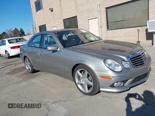 2009 Mercedes-Benz E Luxury 3.5L with VIN WDBUF56X19B407911, listed as a IAAI auction lot 41328511 with 25,015 mi miles. Bid and sale history available at carsss.com. Image 1.