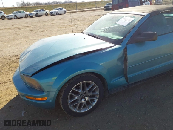 2008 Ford Mustang Deluxe with VIN 1ZVHT84N785153405, listed as a IAAI auction lot 41800507 with 141,496 mi miles and . Bid and sale history available at DreamBid. Image 6.