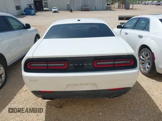2016 Dodge Challenger SXT с VIN 2C3CDZAG4GH183737, выставлен на аукционе IAAI как лот 42547111 с пробегом 120 801 миль миль и . История ставок и продаж доступна на DreamBid. Изображение 16.