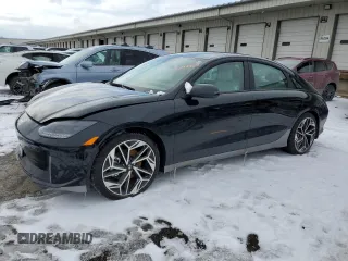 2024 Hyundai Ioniq 6 SEL z VIN KMHM34AC2RA079361, wystawiony jako Copart lot #46042235 z przebiegiem 1 683 mil mil oraz Szkoda całkowita • Salvage title. Historia ofert i sprzedaży dostępna na DreamBid. Obrazek 1.