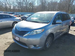 2012 Toyota Sienna XLE AAS z VIN 5TDYK3DC7CS277944, wystawiony jako IAAI lot #41311855 z przebiegiem 224 239 mil mil oraz . Historia ofert i sprzedaży dostępna na DreamBid. Obrazek 20.
