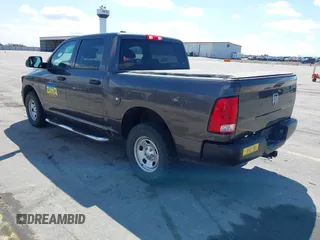 2018 Ram 1500 SSV z VIN 1C6RR7XT1JS270616, wystawiony jako IAAI lot #42080855 z przebiegiem 129 819 mil mil oraz . Historia ofert i sprzedaży dostępna na DreamBid. Obrazek 3.