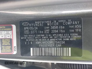 2024 Hyundai Elantra SEL z VIN KMHLM4DG9RU784034, wystawiony jako IAAI lot #41768840 z przebiegiem 8 606 mil mil oraz . Historia ofert i sprzedaży dostępna na DreamBid. Obrazek 9.